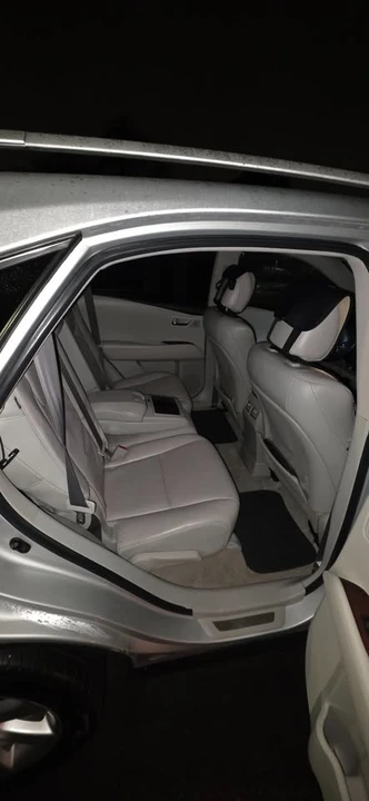 2010 Lexus RX 3rd Gen - Image 9 of 11