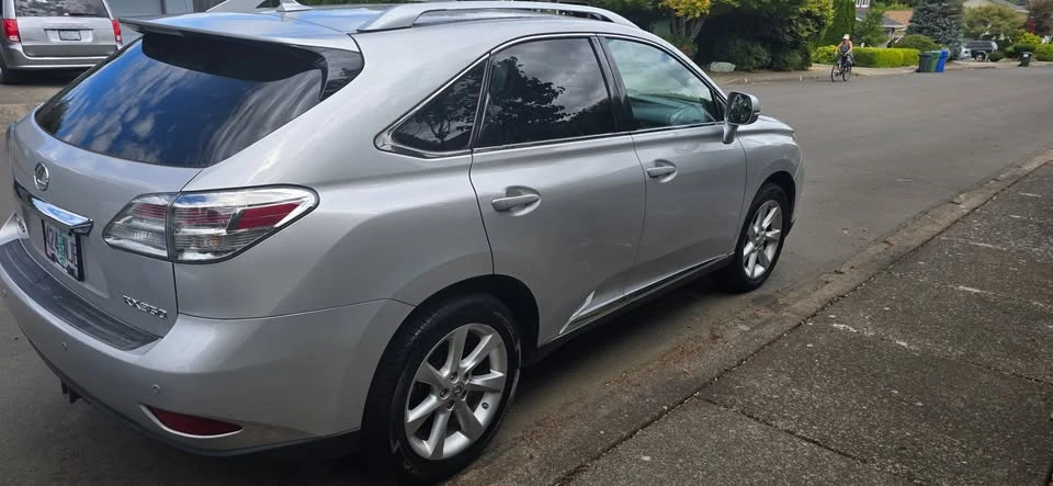 2010 Lexus RX 3rd Gen - Image 2 of 11