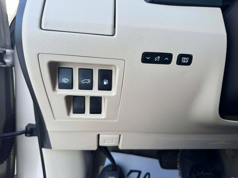 2010 Lexus RX 3rd Gen - Image 16 of 18