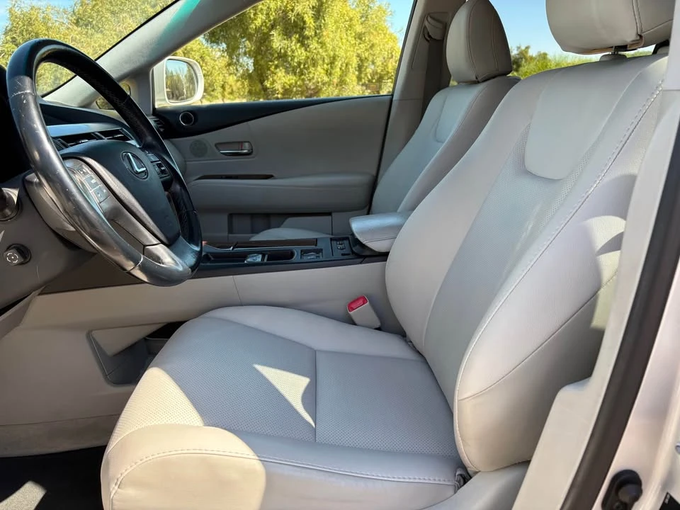 2010 Lexus RX 3rd Gen - Image 8 of 17