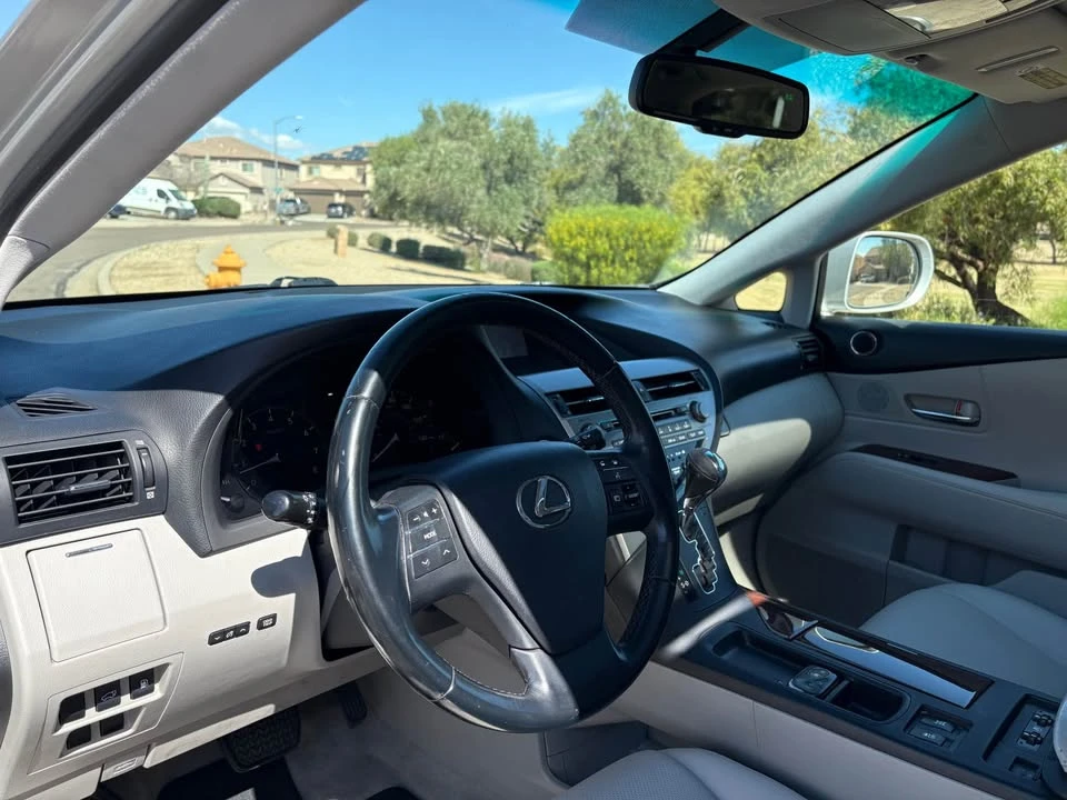 2010 Lexus RX 3rd Gen - Image 7 of 17