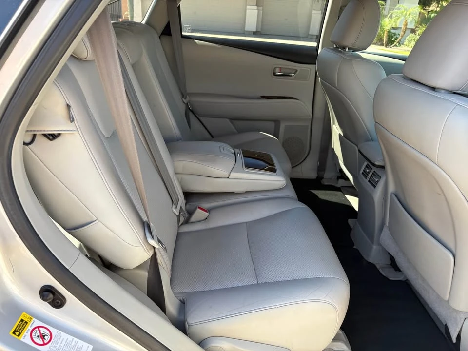 2010 Lexus RX 3rd Gen - Image 14 of 17