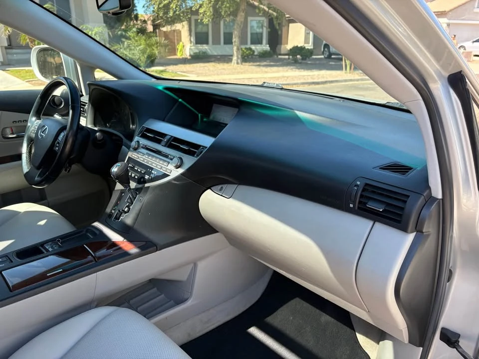 2010 Lexus RX 3rd Gen - Image 16 of 17