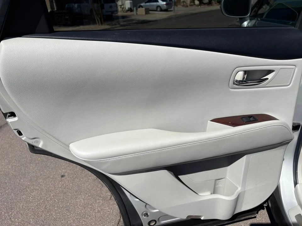 2010 Lexus RX 3rd Gen - Image 10 of 17