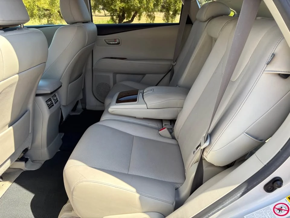 2010 Lexus RX 3rd Gen - Image 11 of 17