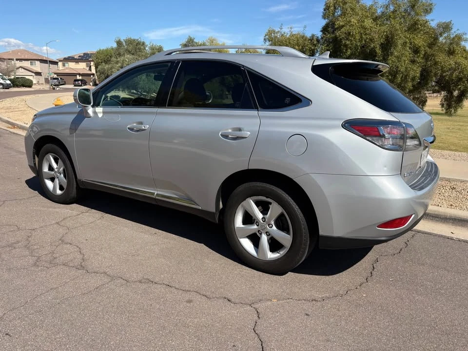 2010 Lexus RX 3rd Gen - Image 5 of 17