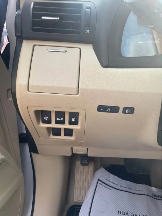 2010 Lexus RX 3rd Gen - Image 14 of 17