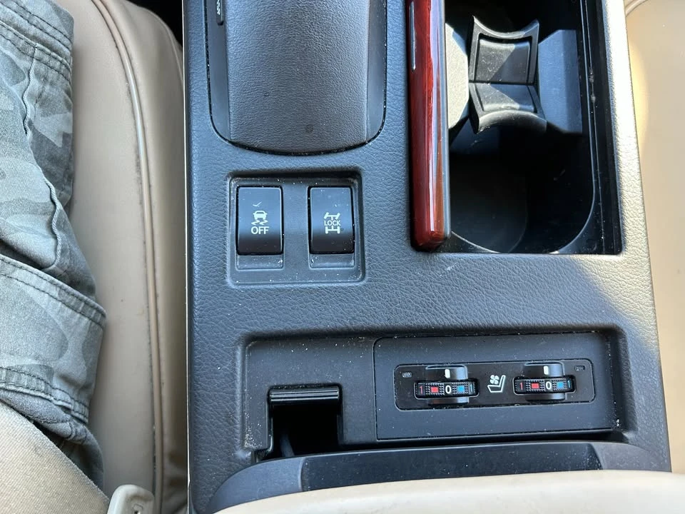 2010 Lexus RX 3rd Gen - Image 15 of 17