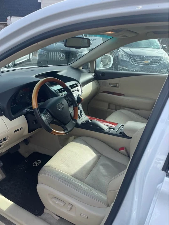 2010 Lexus RX 3rd Gen - Image 7 of 17