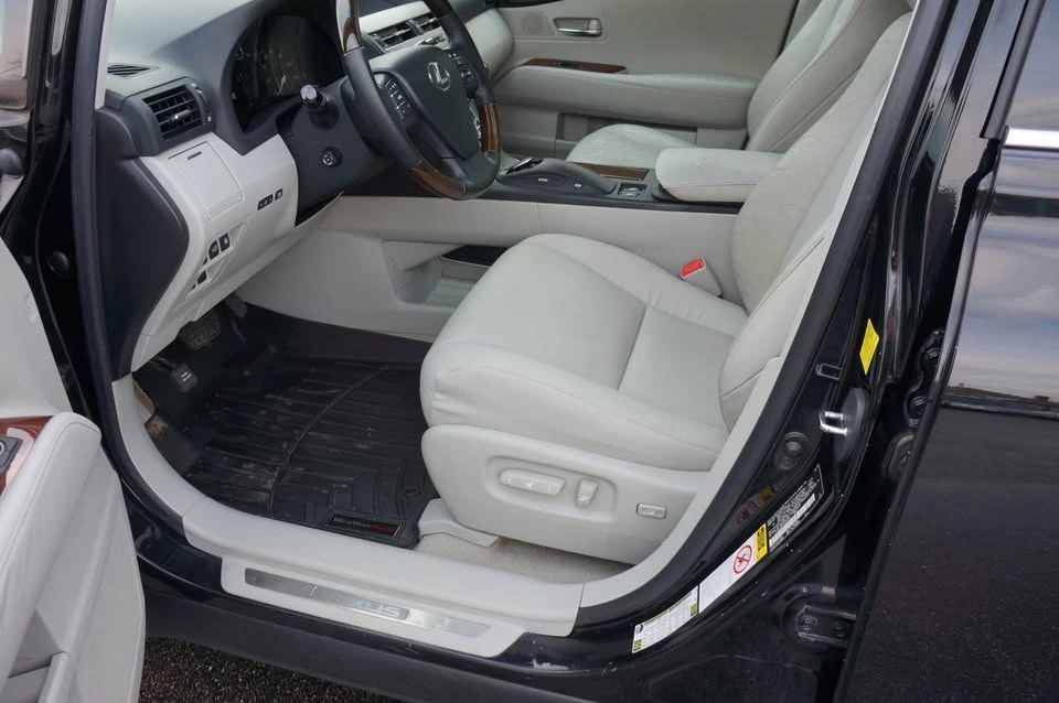 2010 Lexus RX 3rd Gen - Image 8 of 14