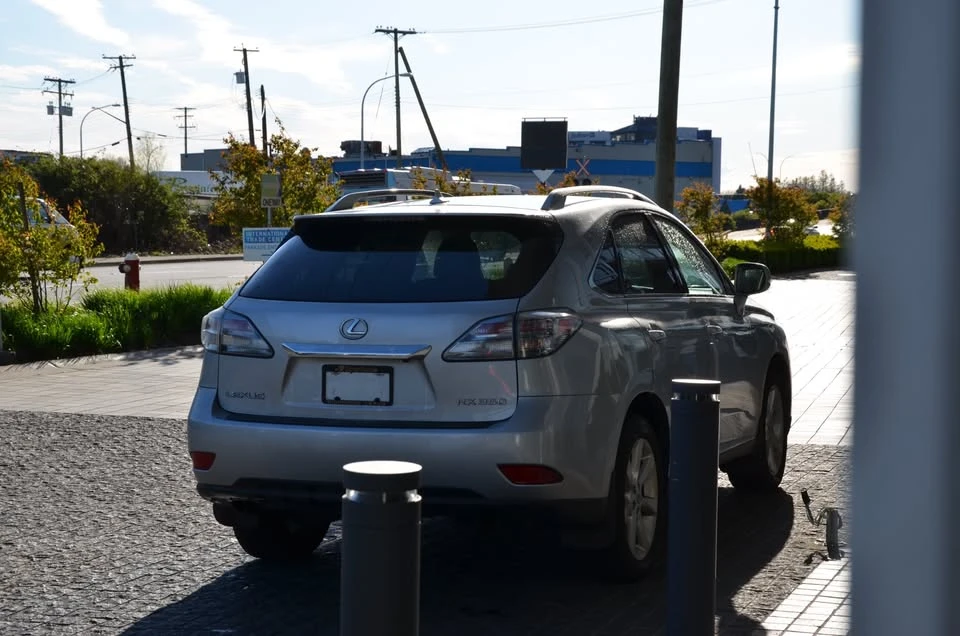 2010 Lexus RX 3rd Gen - Image 8 of 20