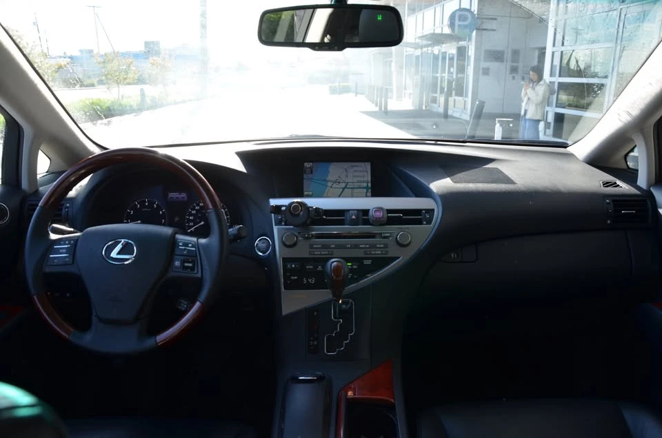 2010 Lexus RX 3rd Gen - Image 13 of 20