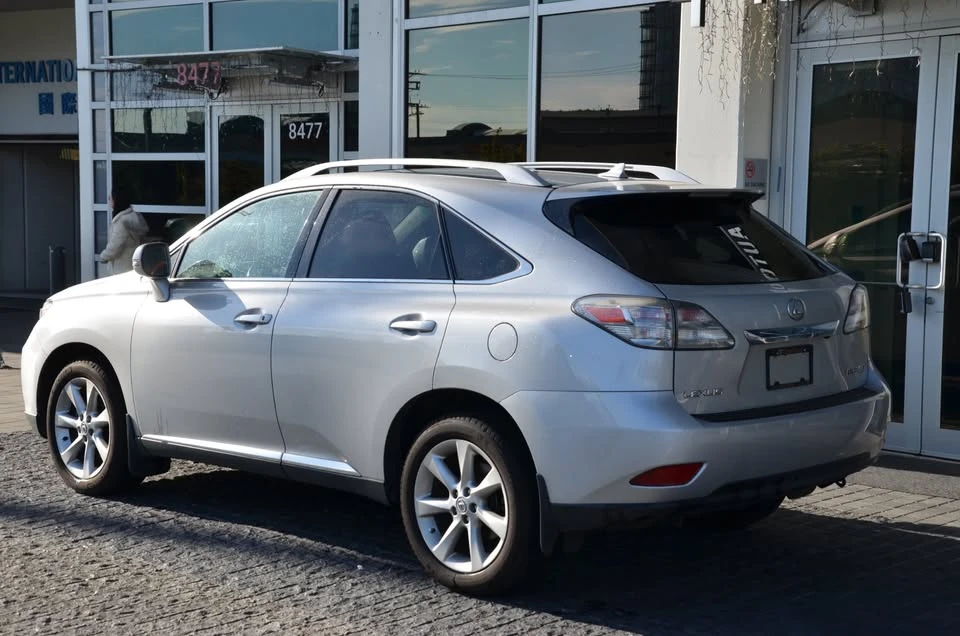 2010 Lexus RX 3rd Gen - Image 6 of 20