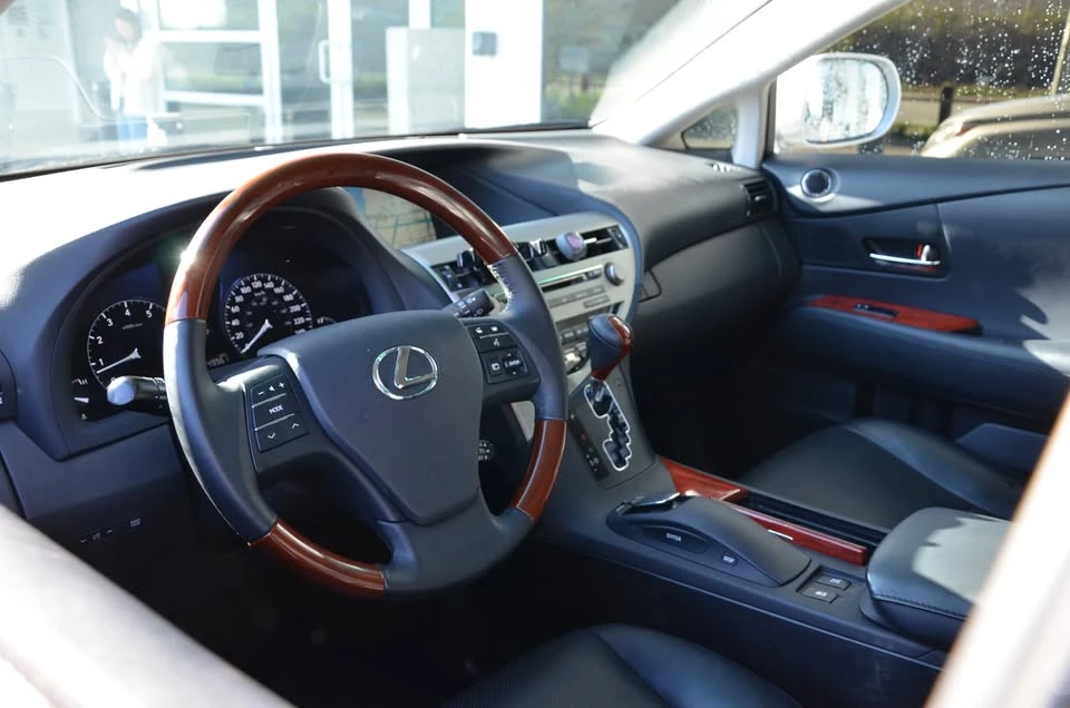 2010 Lexus RX 3rd Gen - Image 11 of 20