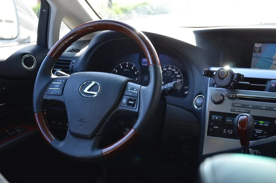 2010 Lexus RX 3rd Gen - Image 14 of 20