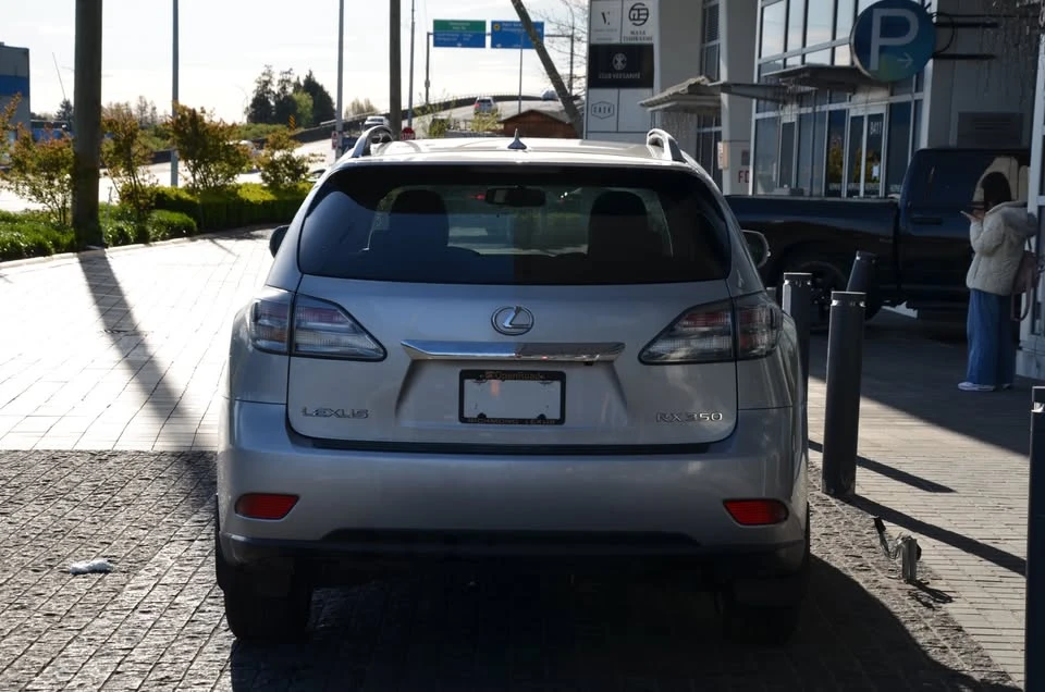 2010 Lexus RX 3rd Gen - Image 7 of 20