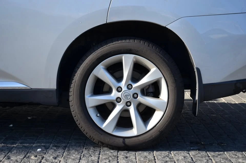 2010 Lexus RX 3rd Gen - Image 5 of 20