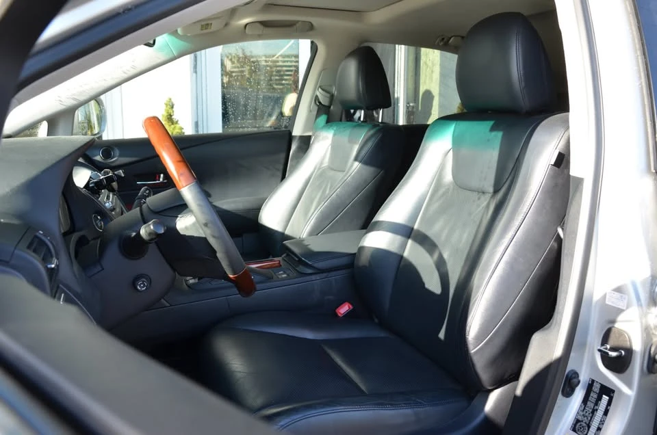 2010 Lexus RX 3rd Gen - Image 10 of 20