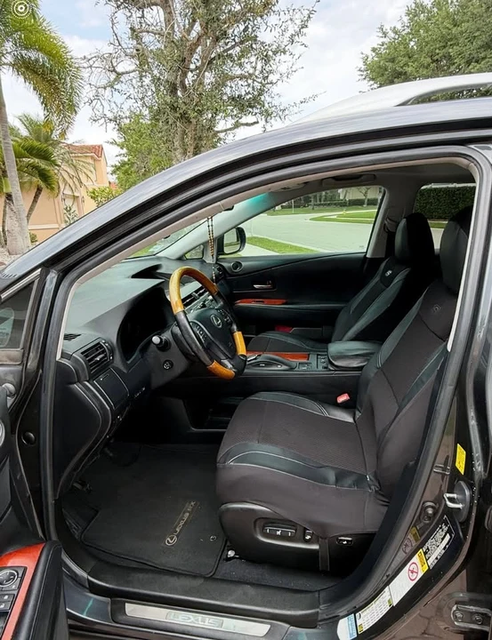 2010 Lexus RX 3rd Gen - Image 7 of 10