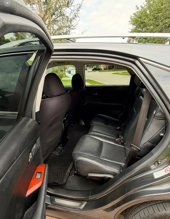 2010 Lexus RX 3rd Gen - Image 6 of 10