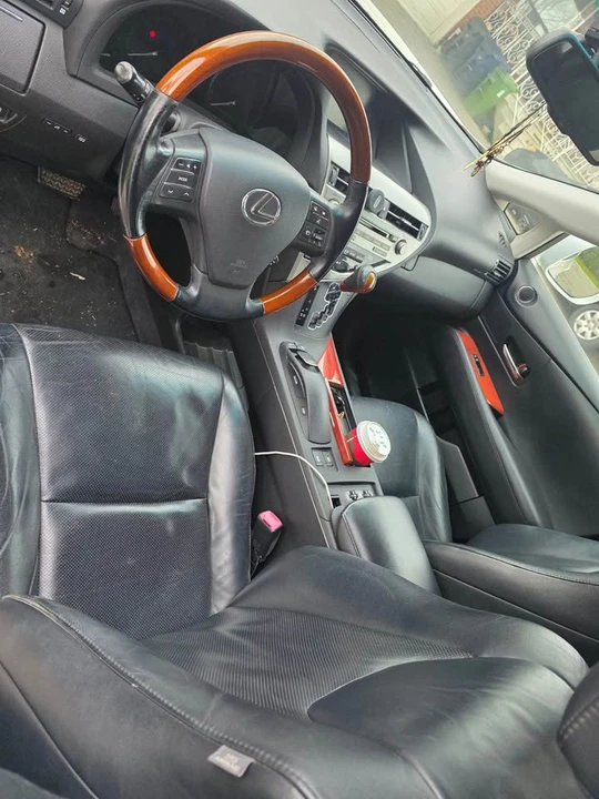 2010 Lexus RX 3rd Gen - Image 6 of 12
