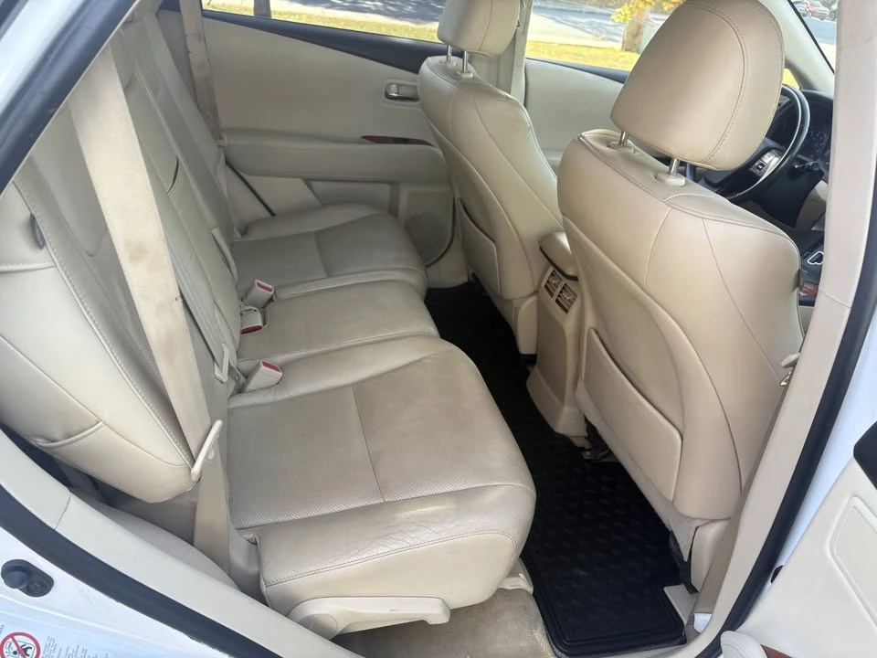 2010 Lexus RX 3rd Gen - Image 16 of 19