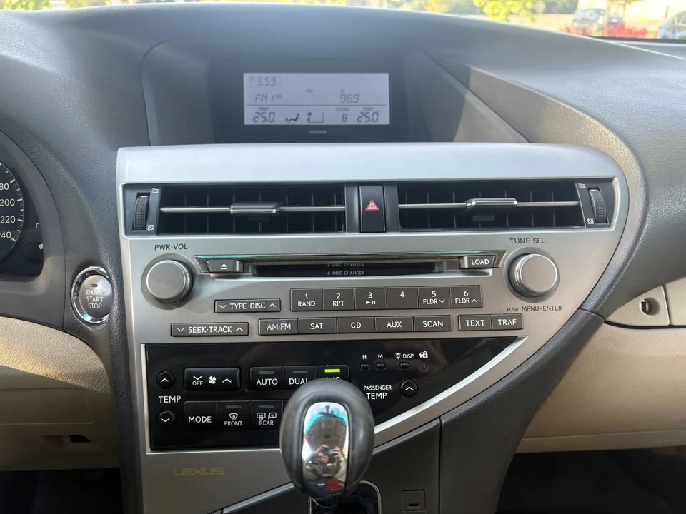 2010 Lexus RX 3rd Gen - Image 8 of 19