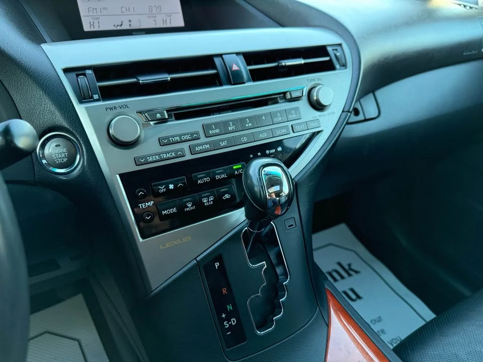 2010 Lexus RX 3rd Gen - Image 13 of 19