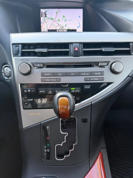 2010 Lexus RX 3rd Gen - Image 15 of 20