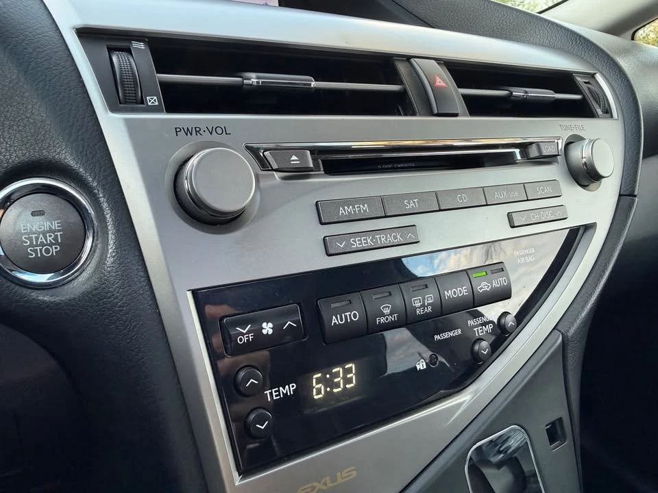 2010 Lexus RX 3rd Gen - Image 16 of 20