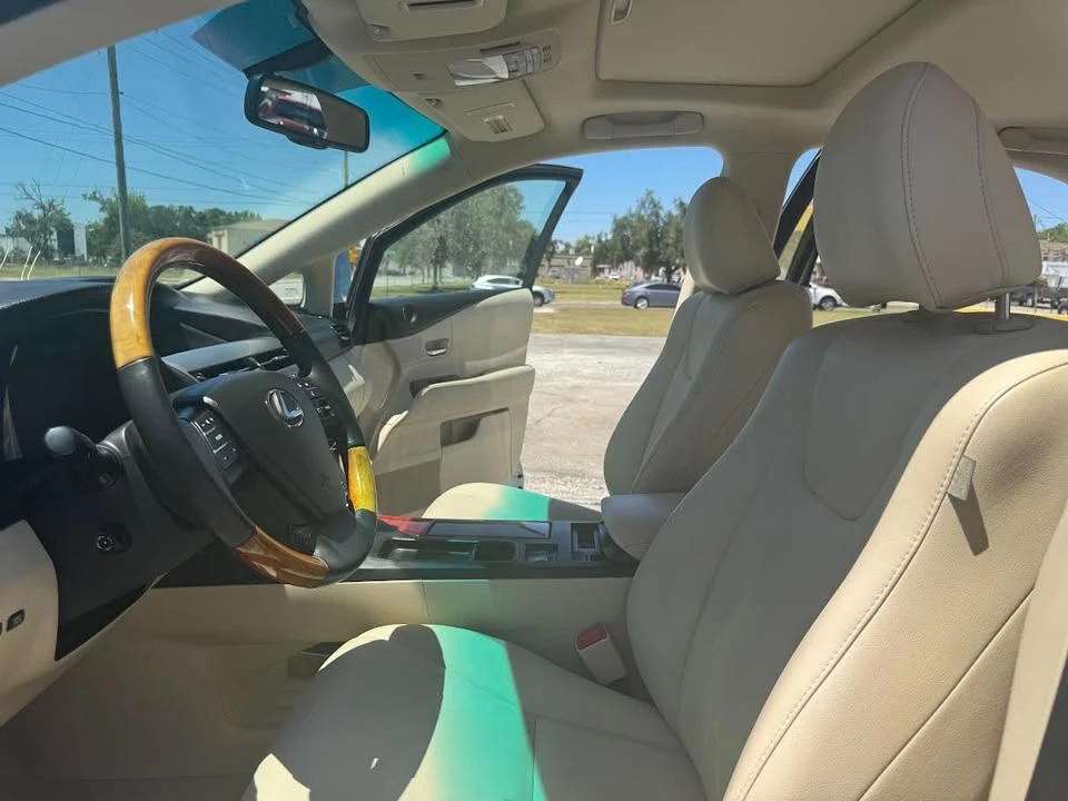 2010 Lexus RX 3rd Gen - Image 11 of 16