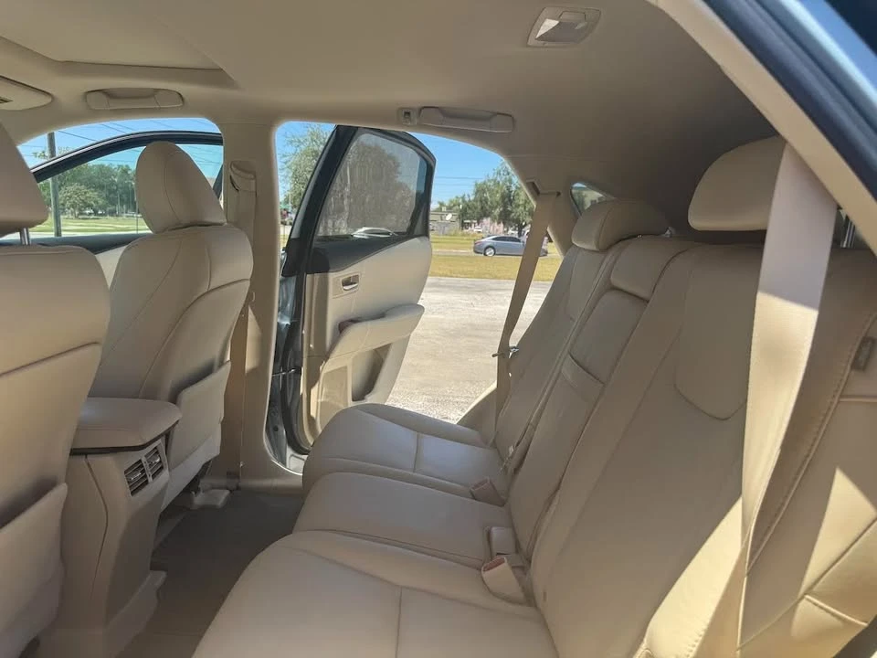 2010 Lexus RX 3rd Gen - Image 12 of 16