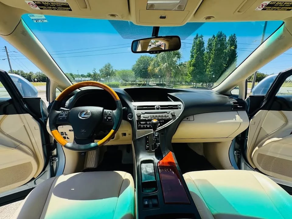 2010 Lexus RX 3rd Gen - Image 15 of 16