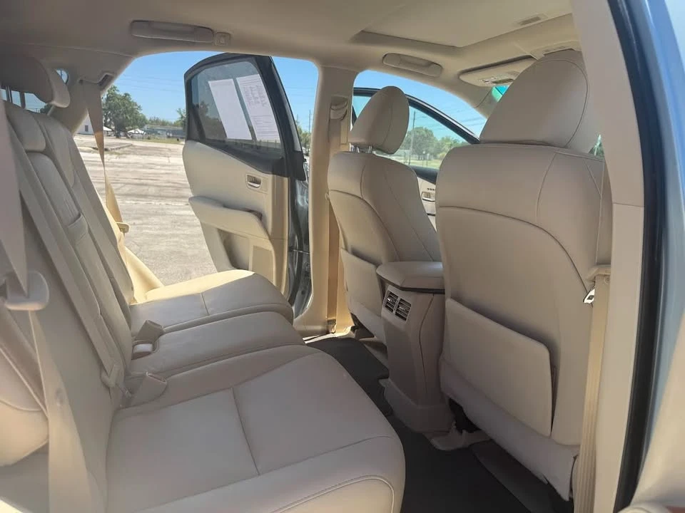2010 Lexus RX 3rd Gen - Image 14 of 16