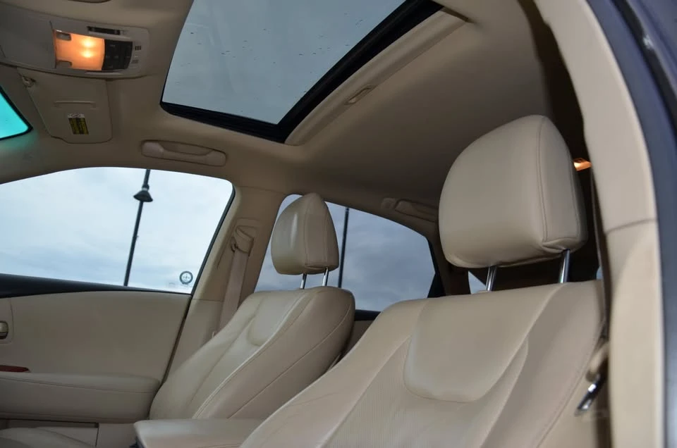 2010 Lexus RX 3rd Gen - Image 11 of 13