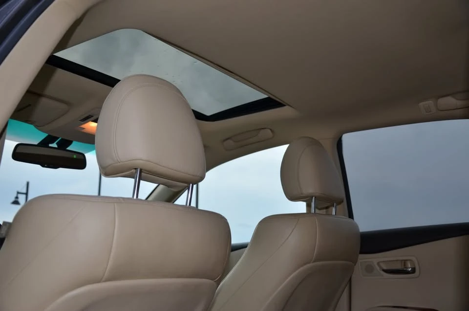 2010 Lexus RX 3rd Gen - Image 12 of 13