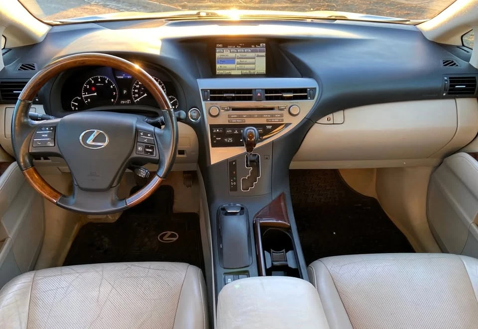 2010 Lexus RX 3rd Gen - Image 5 of 8