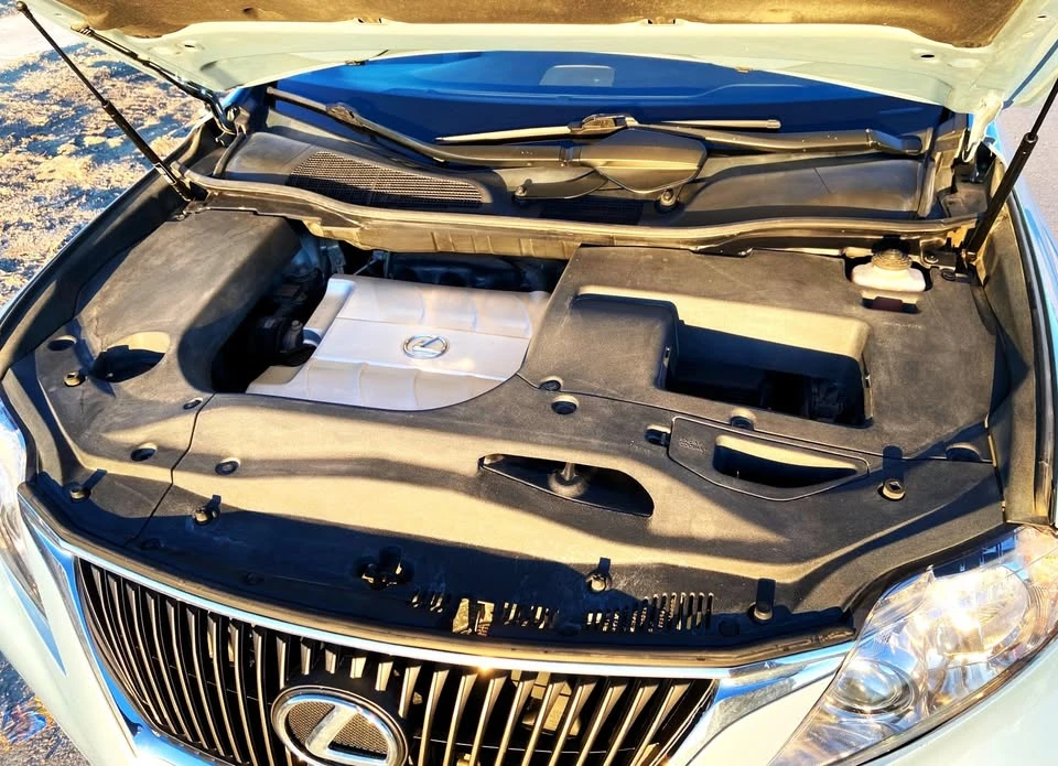 2010 Lexus RX 3rd Gen - Image 7 of 8