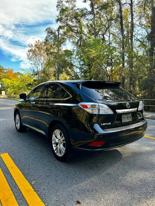 2010 Lexus RX 3rd Gen - Image 8 of 19