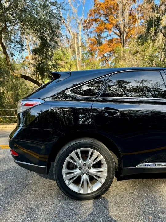 2010 Lexus RX 3rd Gen - Image 5 of 19
