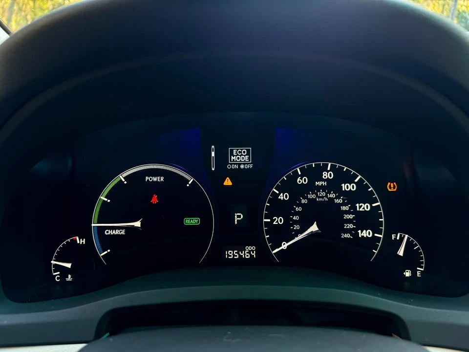 2010 Lexus RX 3rd Gen - Image 18 of 19