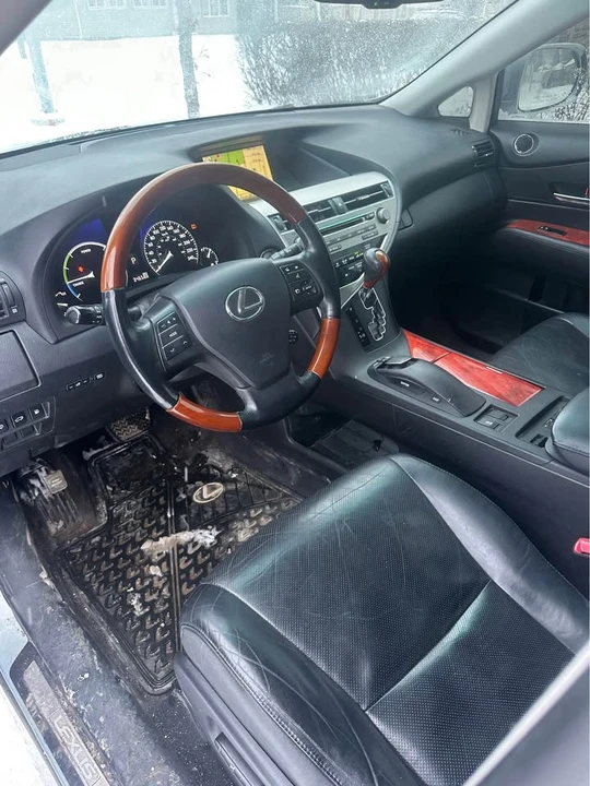 2010 Lexus RX 3rd Gen - Image 6 of 9