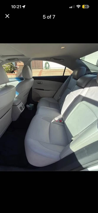2010 Lexus ES 5th Gen - Image 4 of 4