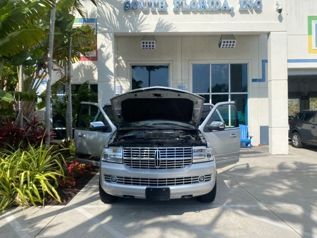 2010 Lincoln Navigator 3rd Gen - Image 17 of 21
