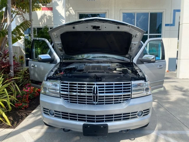 2010 Lincoln Navigator 3rd Gen - Image 18 of 21