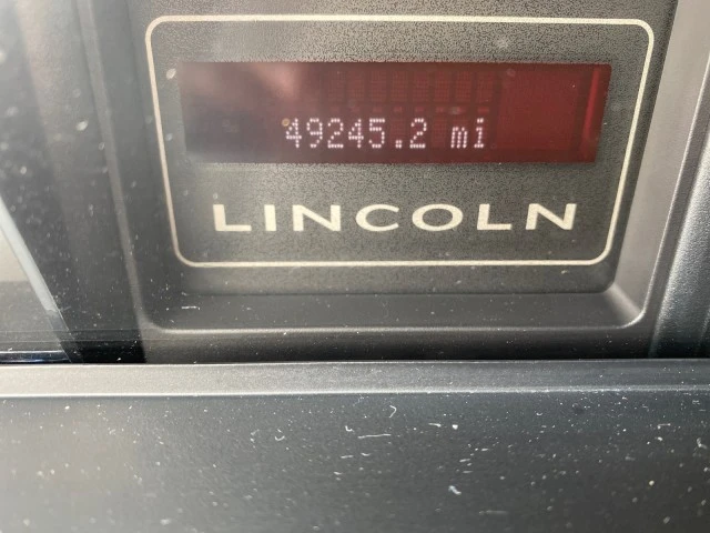 2010 Lincoln Navigator 3rd Gen - Image 19 of 21