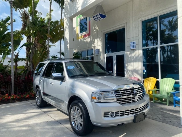 2010 Lincoln Navigator 3rd Gen - Image 2 of 21
