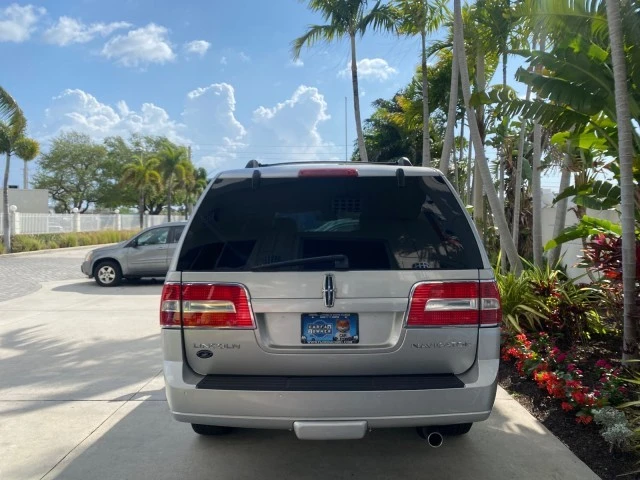 2010 Lincoln Navigator 3rd Gen - Image 7 of 21