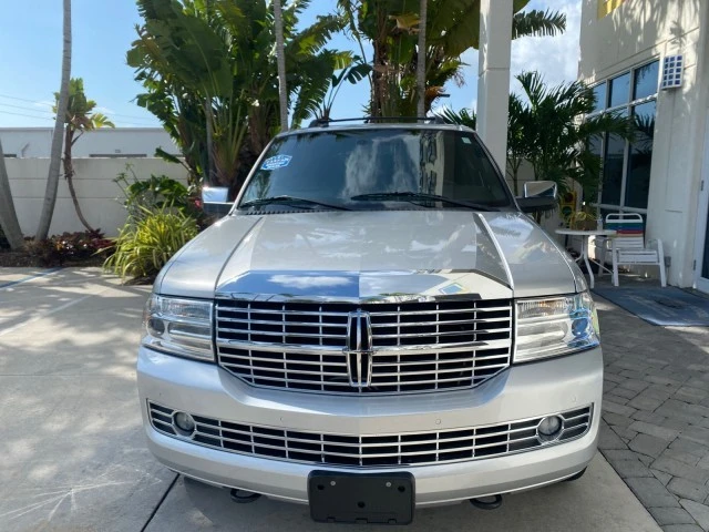 2010 Lincoln Navigator 3rd Gen - Image 3 of 21