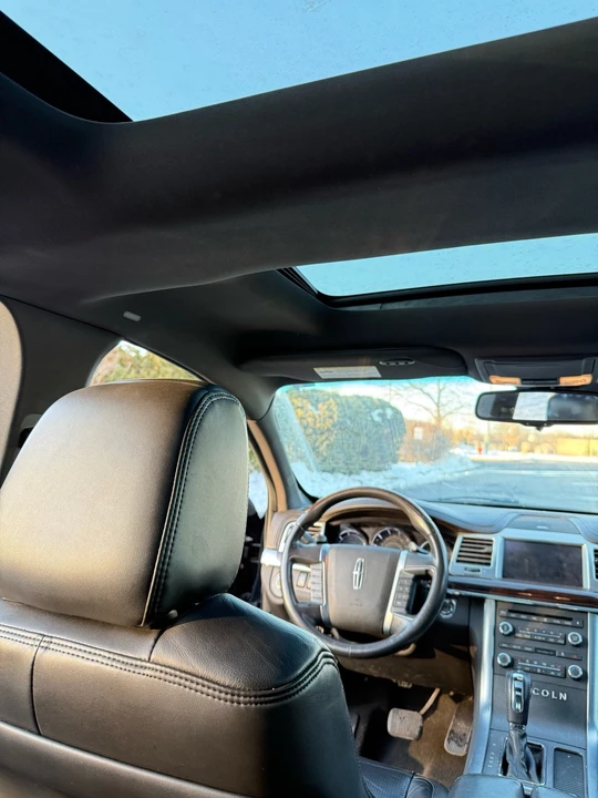 2010 Lincoln MKS - Image 7 of 10